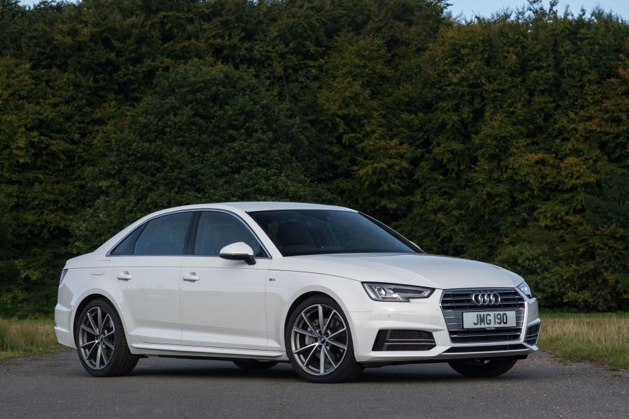  Audi A4 2.0 TDI S-Line (B9) 2015 года  (UK) (фото 1 из 23)